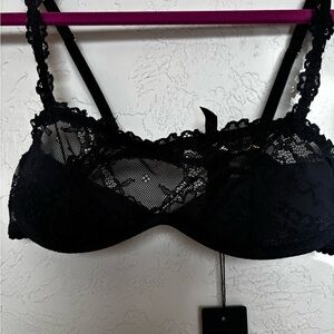 NWT Frederick’s of Hollywood Black Lace Underwire Bra‎ Sheer Lingerie Small